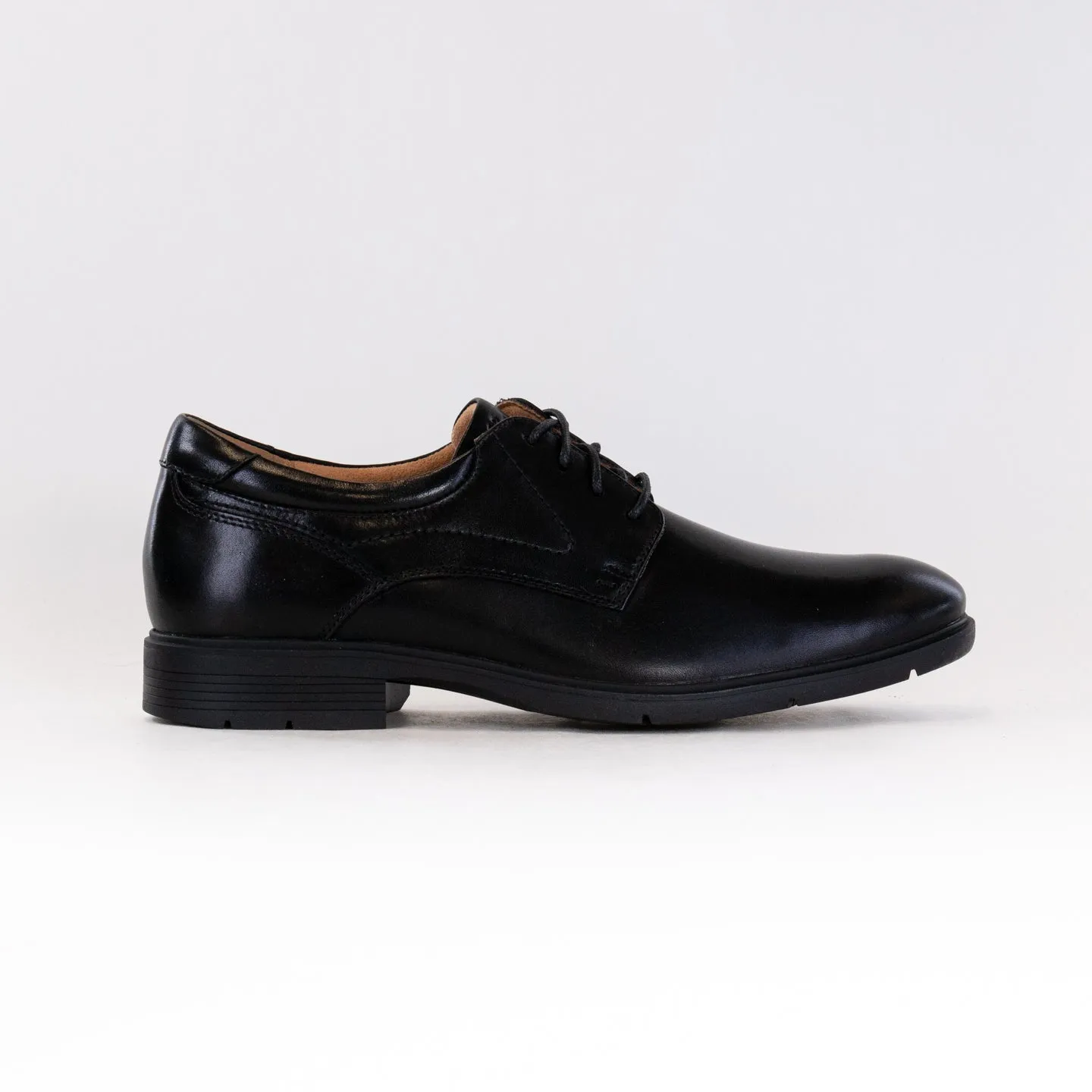 Clarks Eldredge Plain Toe Oxford (Men's) - Black Leather