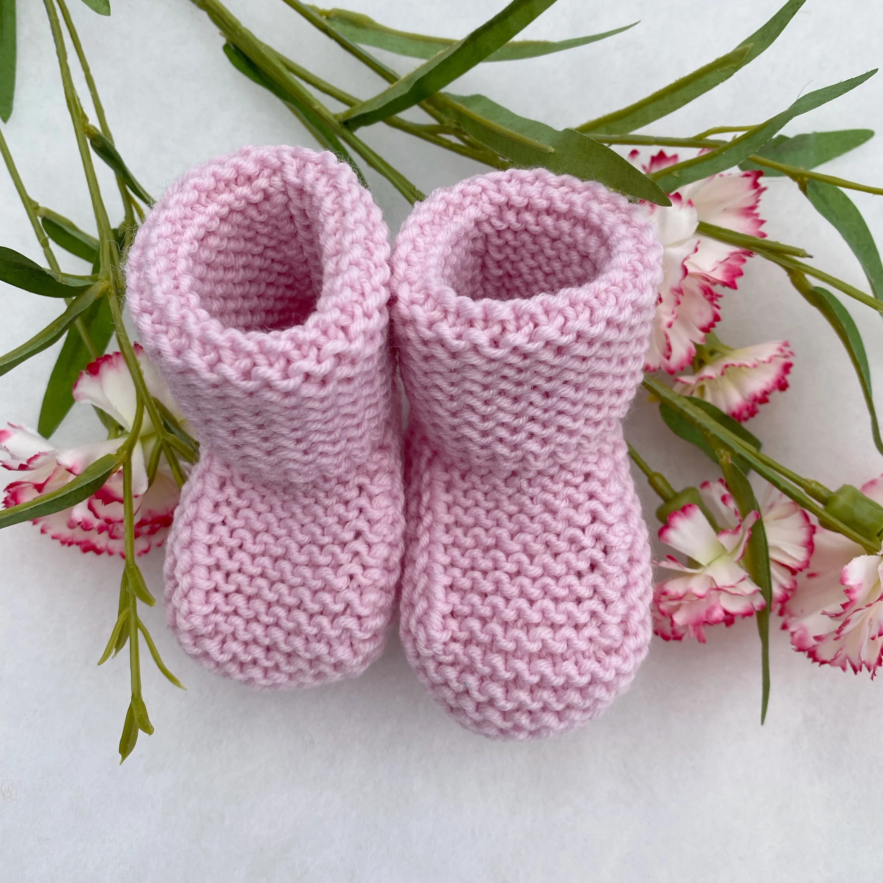 Garter Stitch "Stay On" Merino Baby Booties