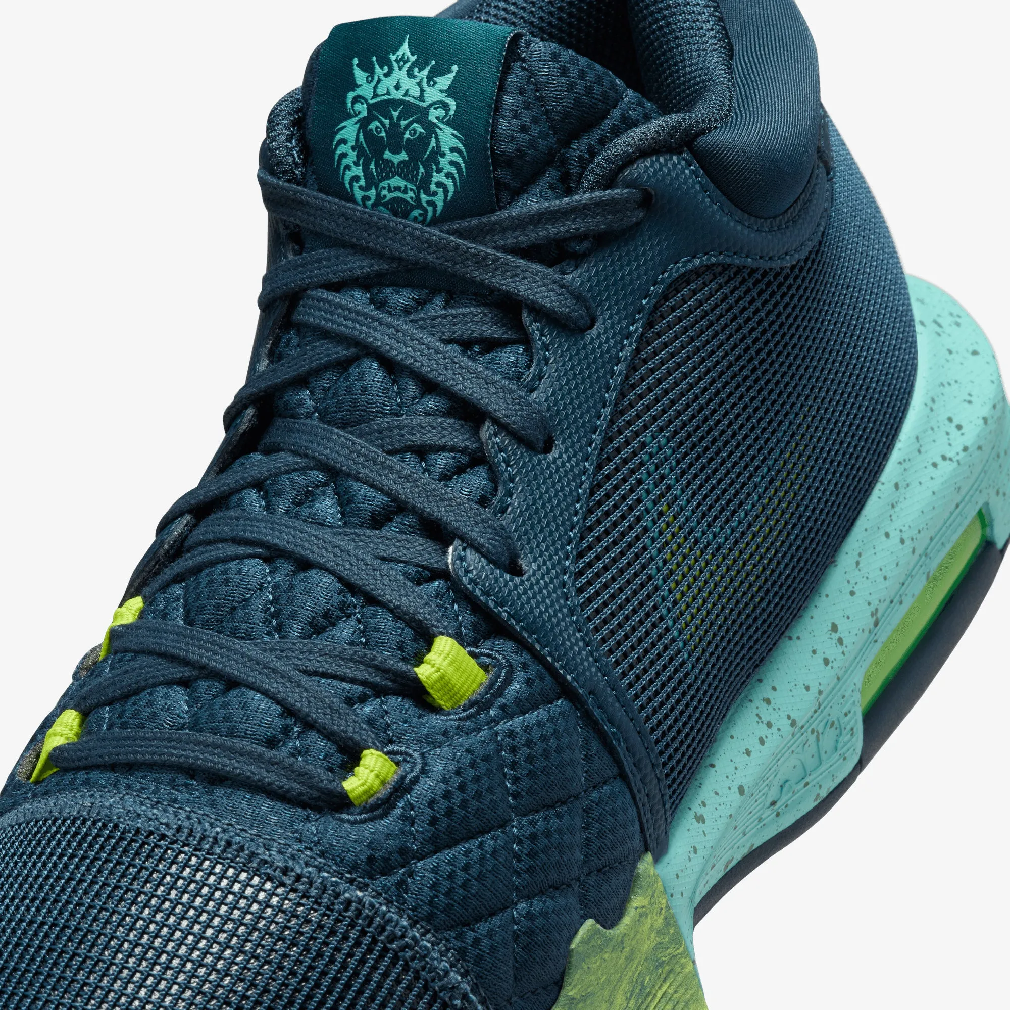 Nike | LEBRON WITNESS 8 EP  { ARMORY NAVY/CYBER-GREEN FROST-BICOASTAL