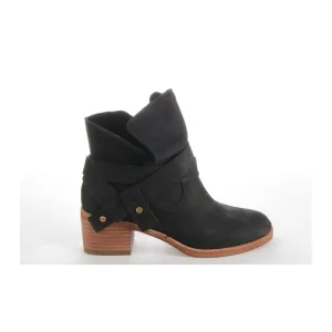 UGG Women Elora Black Ankle Boots