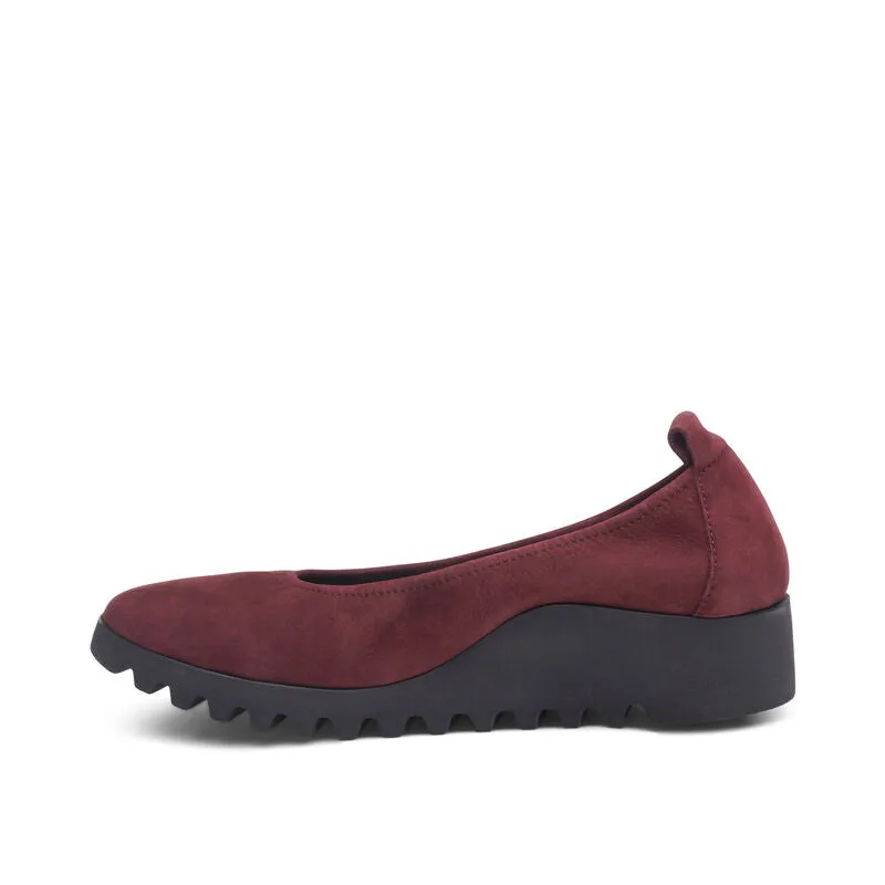 Women's Aetrex Brianna Ballet Flat Color: Burgundy